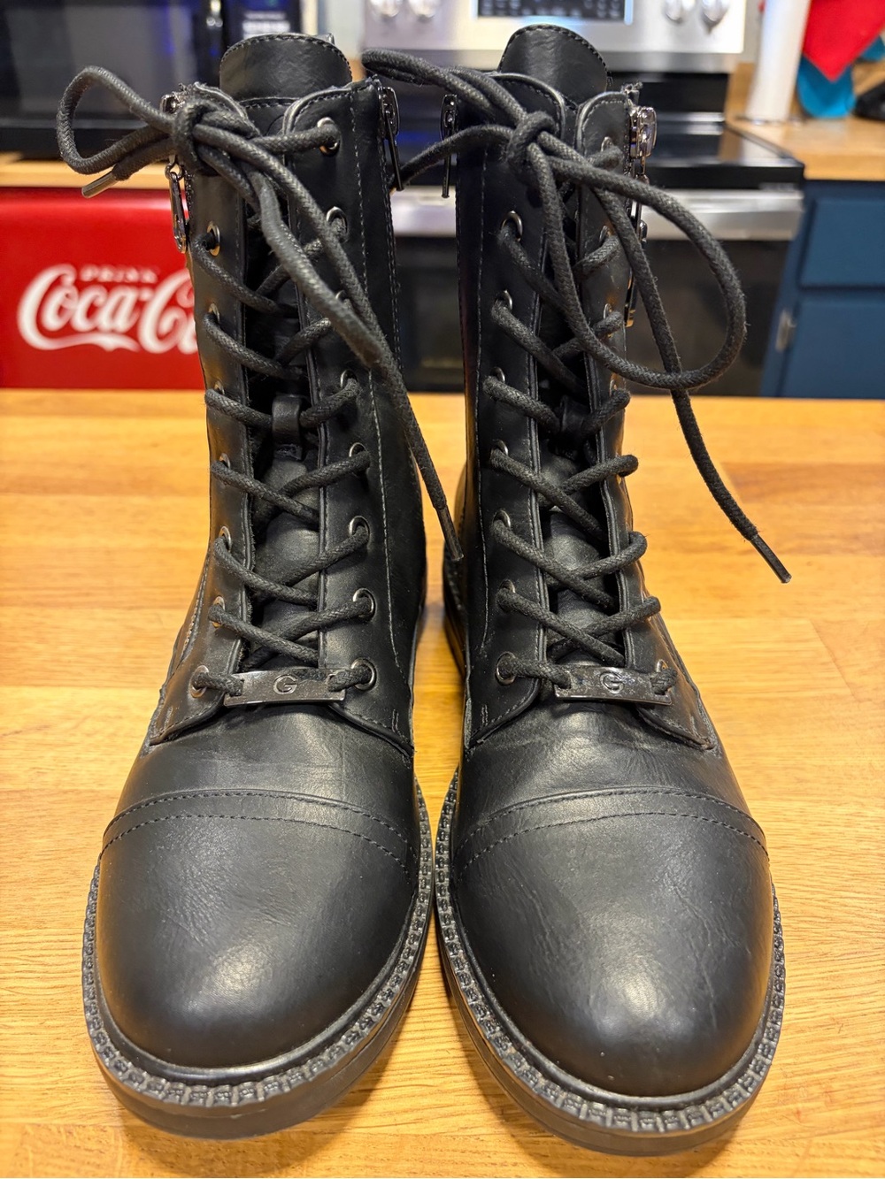 GBG Los Angeles/ Guess combat boot